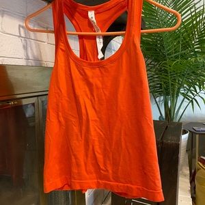 Lululemon coral/red tank